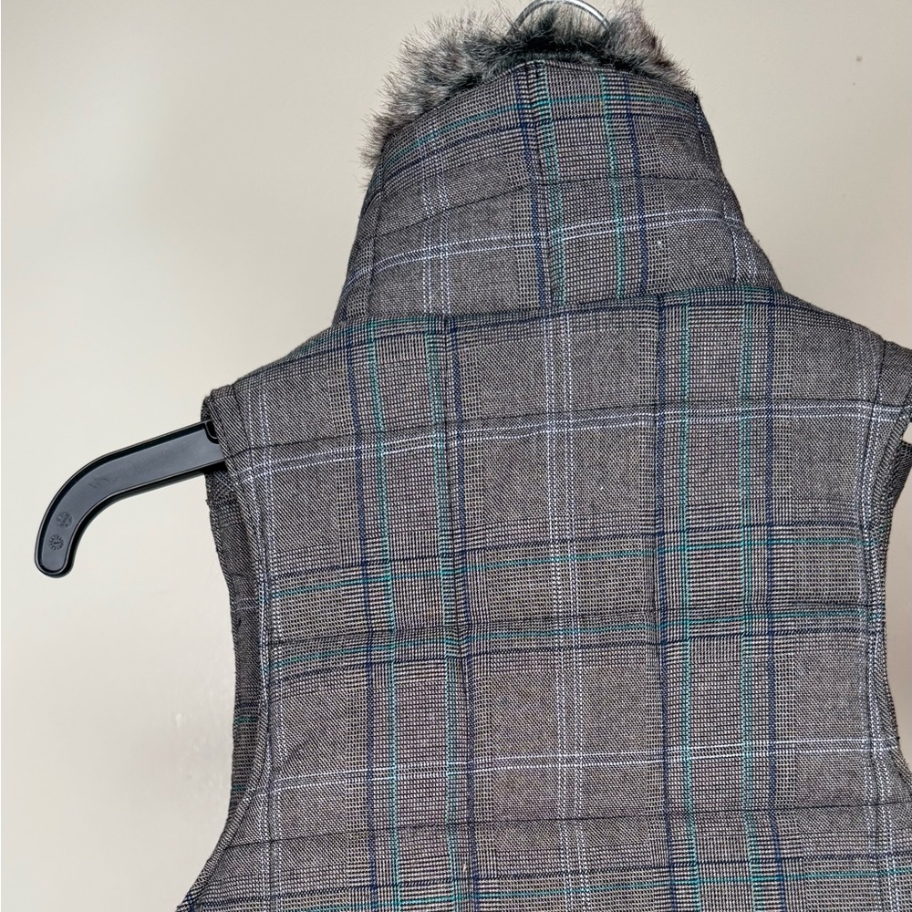 GUESS PLAID VEST - Picture 5 of 11